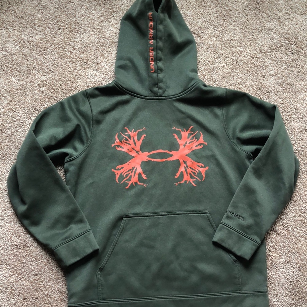 Under Armour sweatshirt